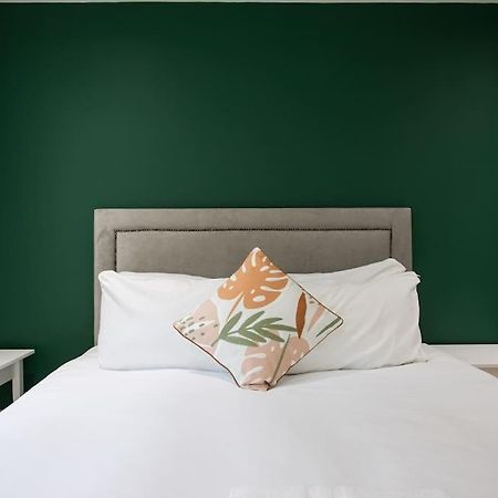 Luxury, Sleeps 6, City Centre Belfast Buitenkant foto