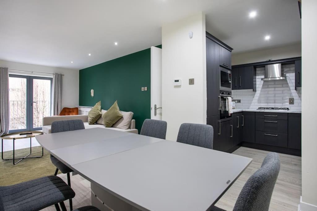 Luxury, Sleeps 6, City Centre Belfast Buitenkant foto