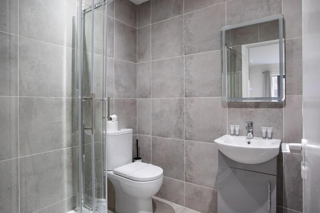 Luxury, Sleeps 6, City Centre Belfast Buitenkant foto