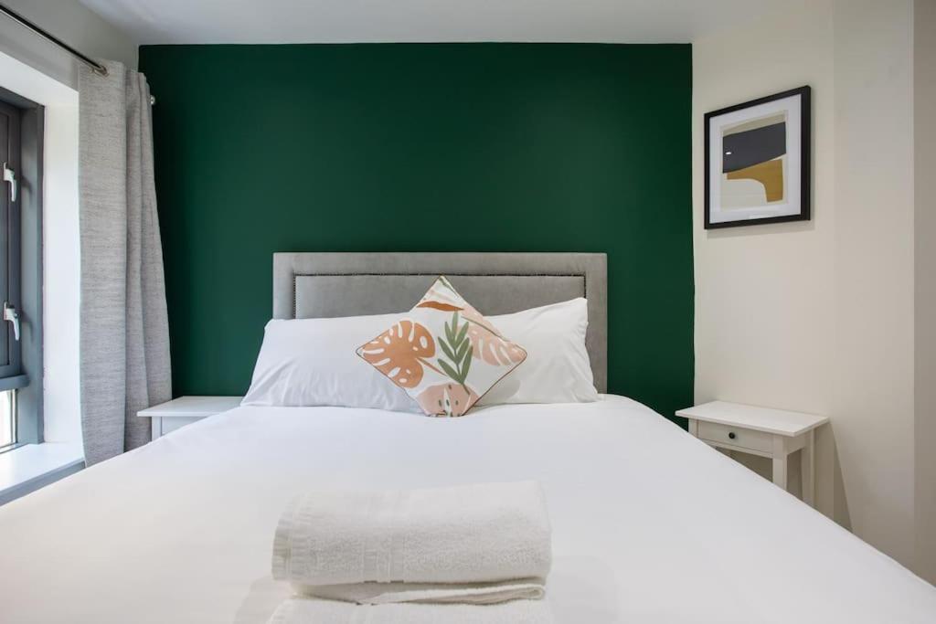 Luxury, Sleeps 6, City Centre Belfast Buitenkant foto