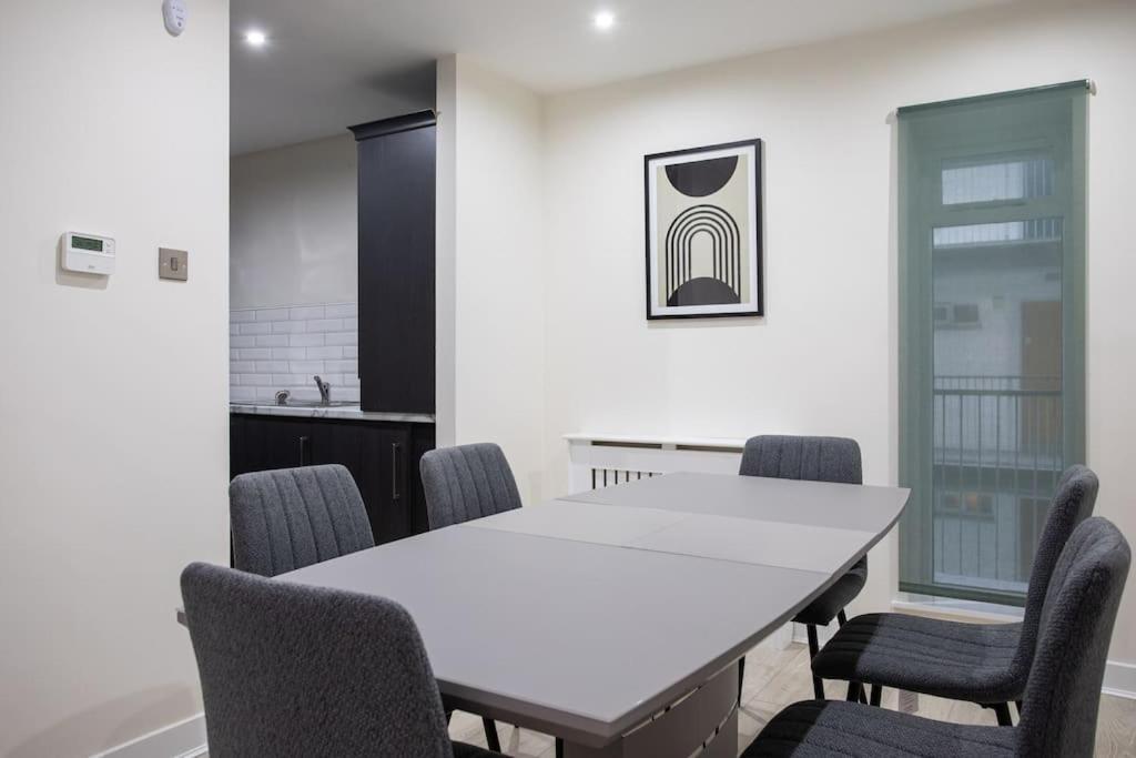 Luxury, Sleeps 6, City Centre Belfast Buitenkant foto