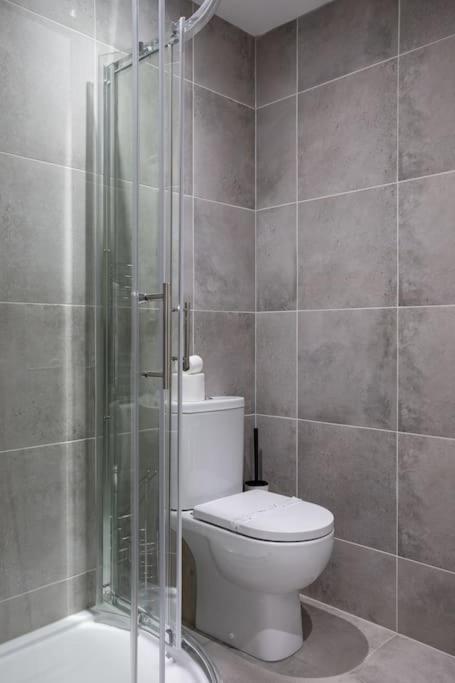 Luxury, Sleeps 6, City Centre Belfast Buitenkant foto