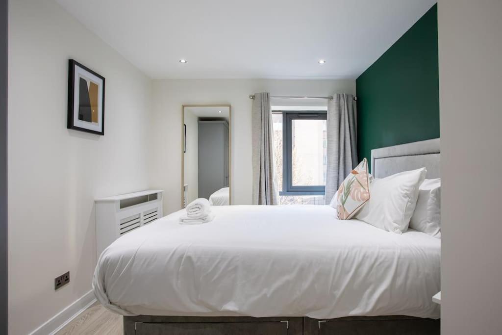 Luxury, Sleeps 6, City Centre Belfast Buitenkant foto