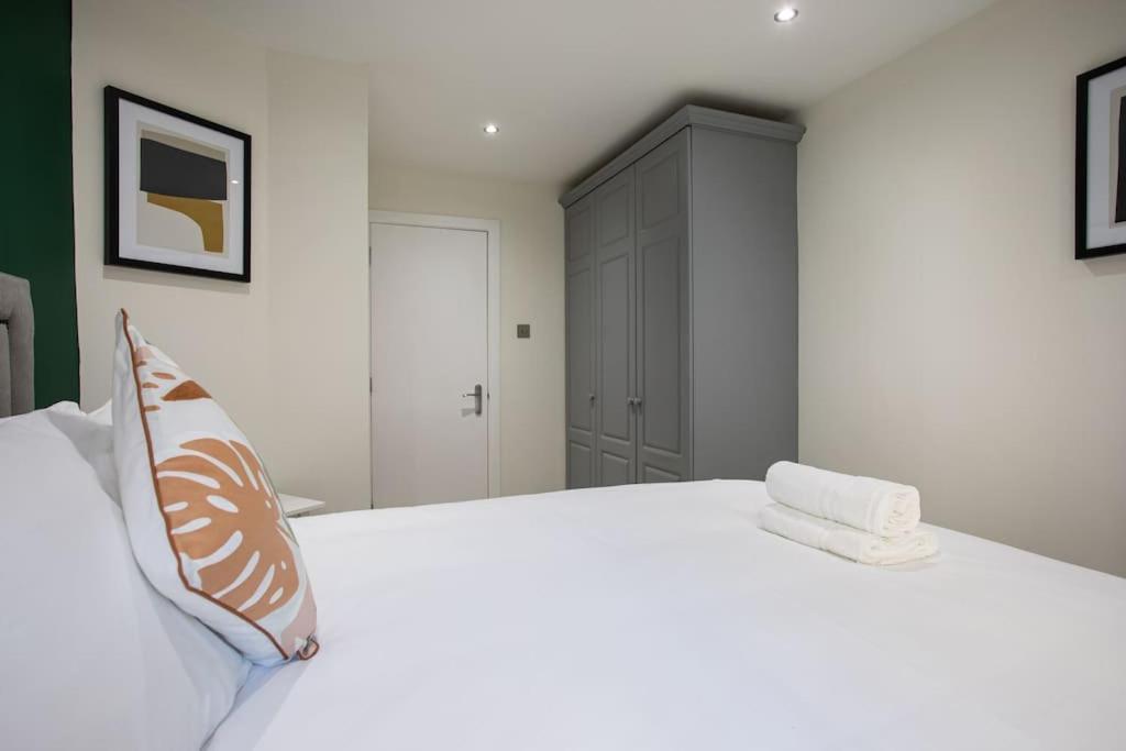 Luxury, Sleeps 6, City Centre Belfast Buitenkant foto